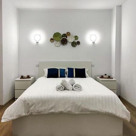 Superior One Bedroom Apartment Unirii Square Bucharest Exterior photo