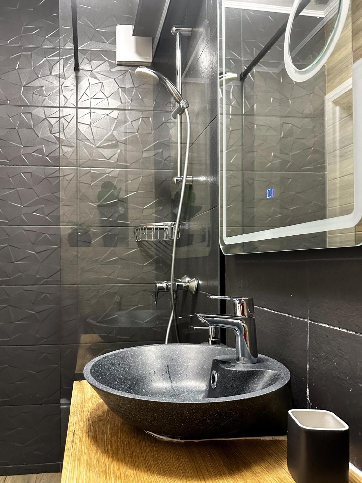Superior One Bedroom Apartment Unirii Square Bucharest Exterior photo