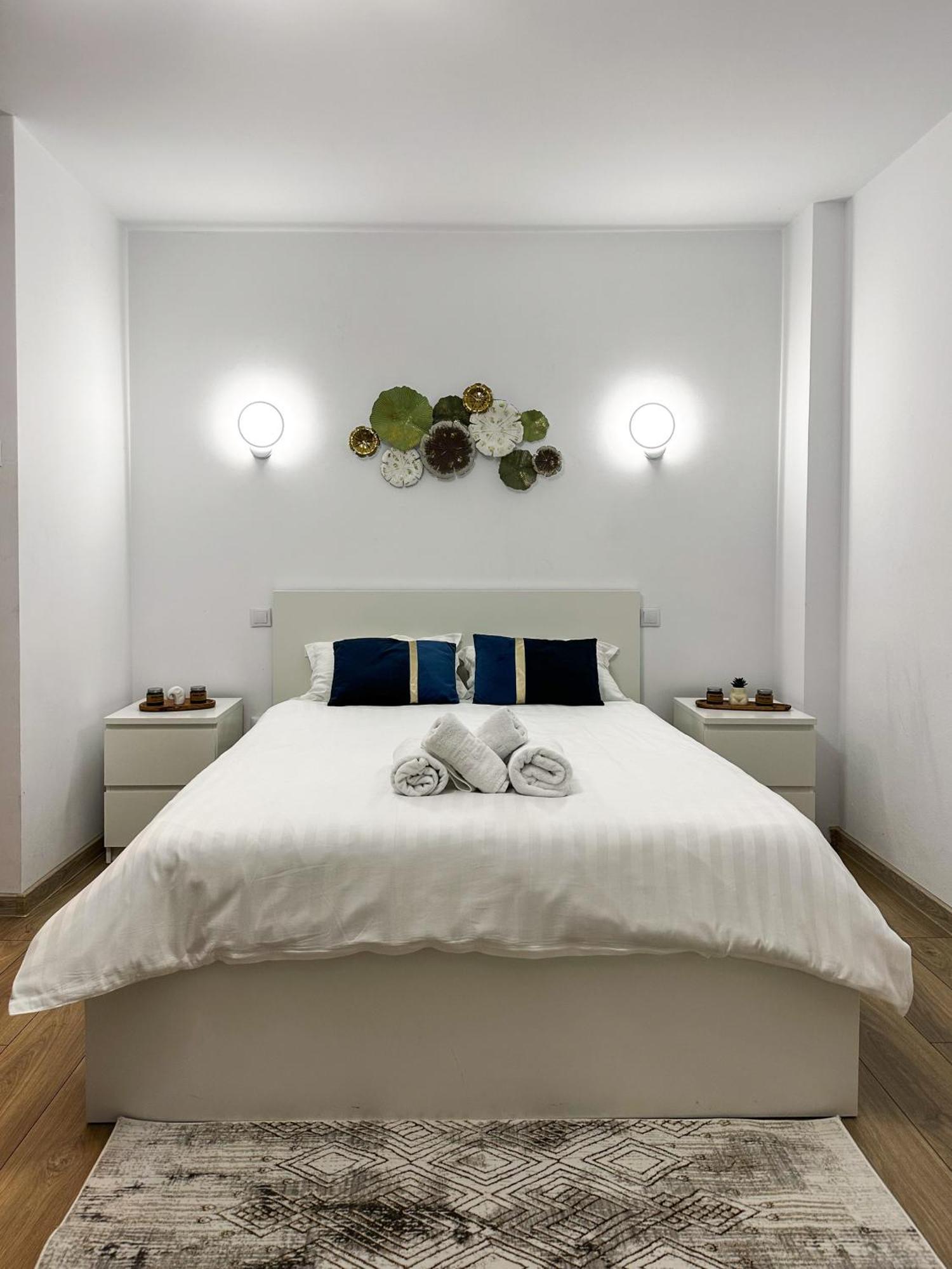 Superior One Bedroom Apartment Unirii Square Bucharest Exterior photo